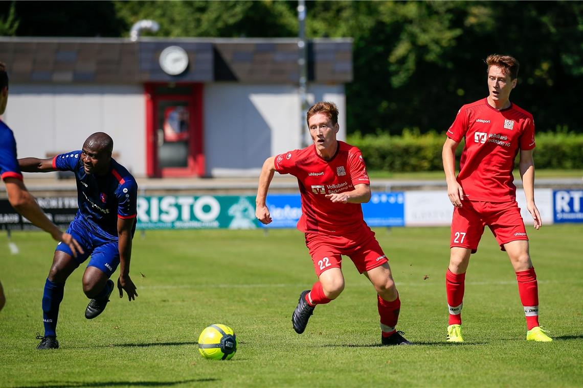 Stiften mit ihrer Ähnlichkeit hin und wieder Verwirrung in den Reihen der Rivalen: Leon Maier (links) und Loris Maier. Foto: A. Becher