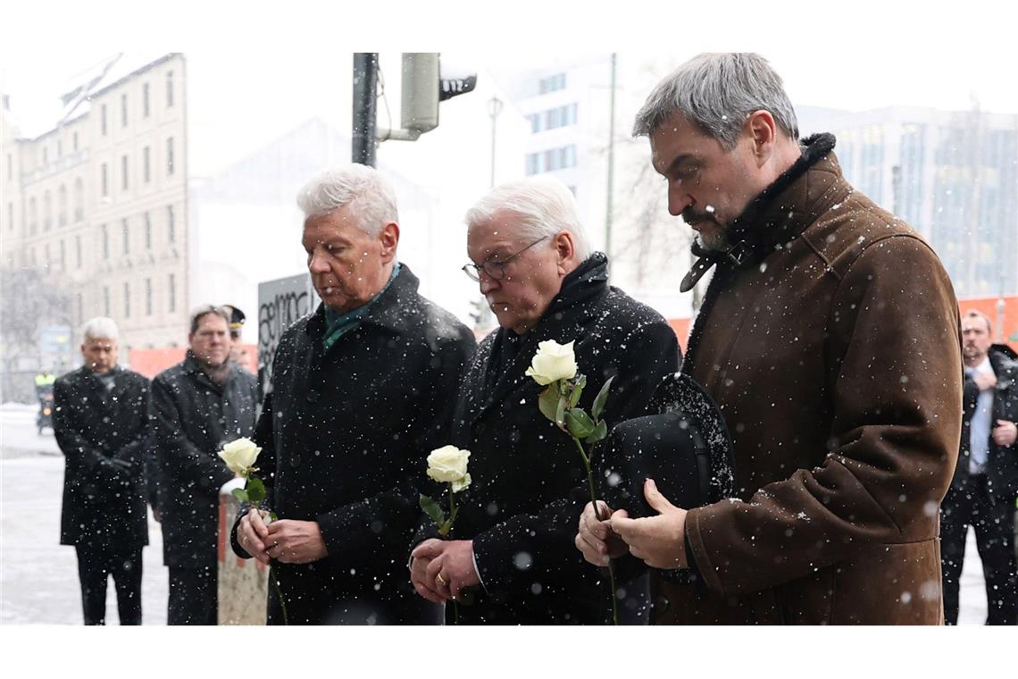Union und SPD ziehen unterschiedliche Lehren aus Anschlag Stilles Gedenken am Tatort.