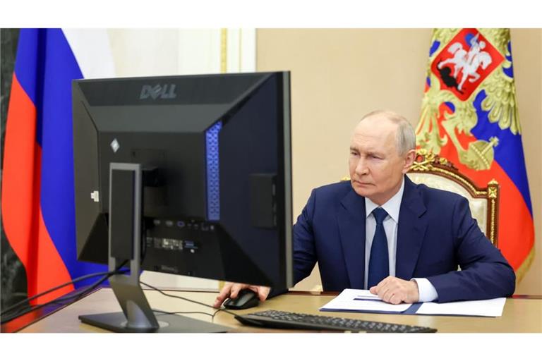 Stimmabgabe für die Duma: Russlands Präsident Wladimir Putin wählte bei der Wahl zum russischen Parlament elektronisch.