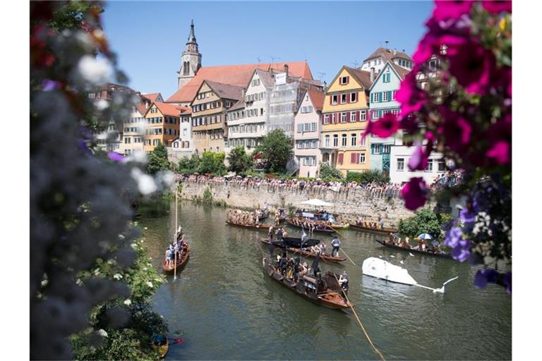 Stocherkahnrennen in Tübingen Foto: Sebastian Gollnow/Archivbild