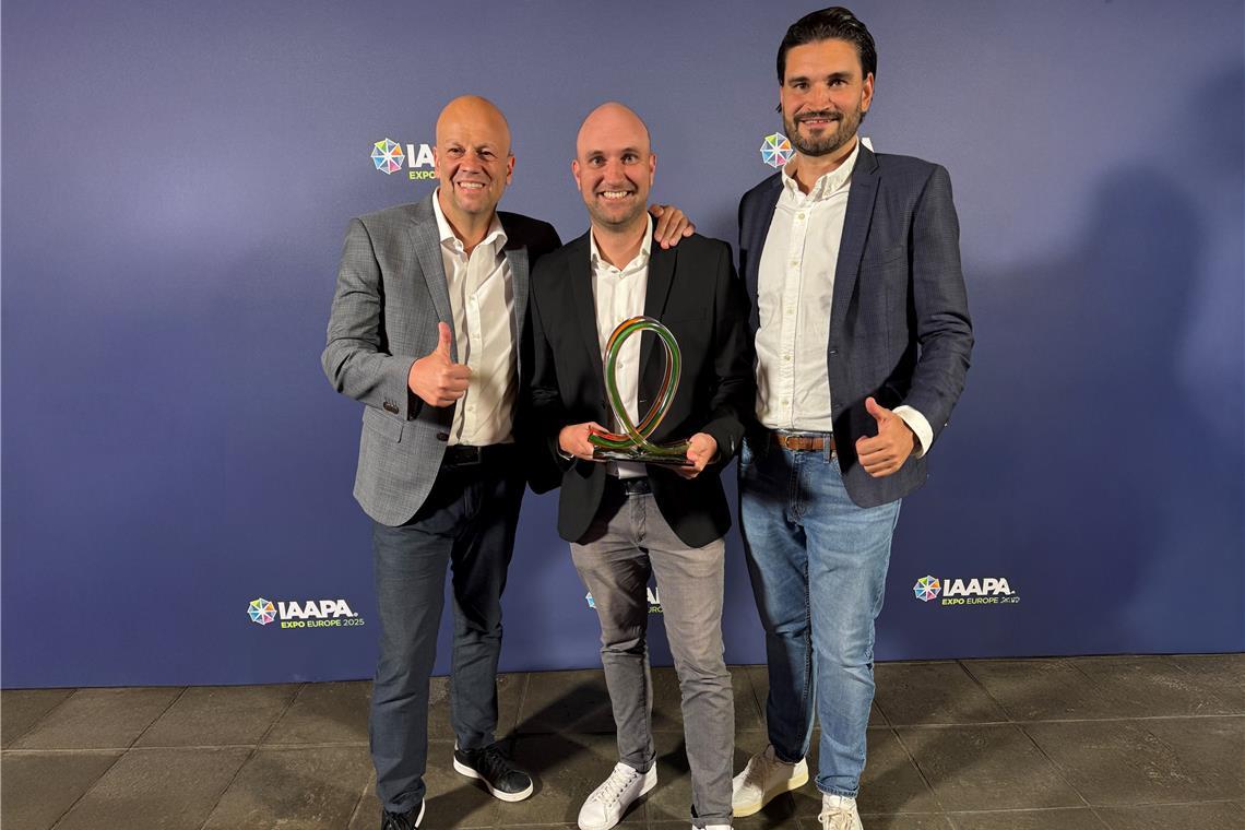 Stolz auf den European Star Award! Geschäftsführer Stefan Seipel (von links), Parkleiter Alexander Portmann und Benjamin Fischer.