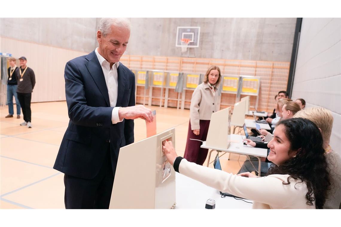 Norwegens Ministerpräsident Støre feiert Wahlsieg Støre hat beste Aussichten auf eine zweite Amtszeit als Ministerpräsident.