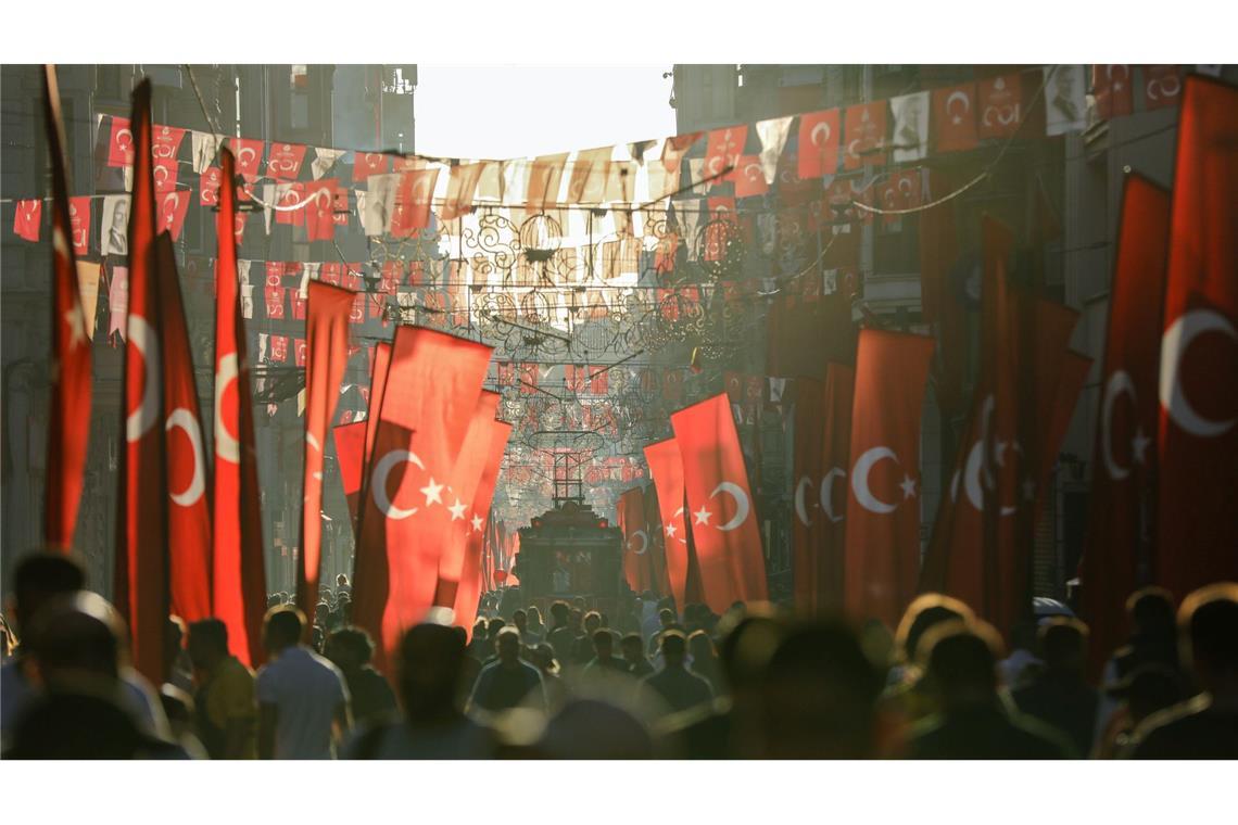 Weitere Touristen in Istanbul ins Krankenhaus eingeliefert