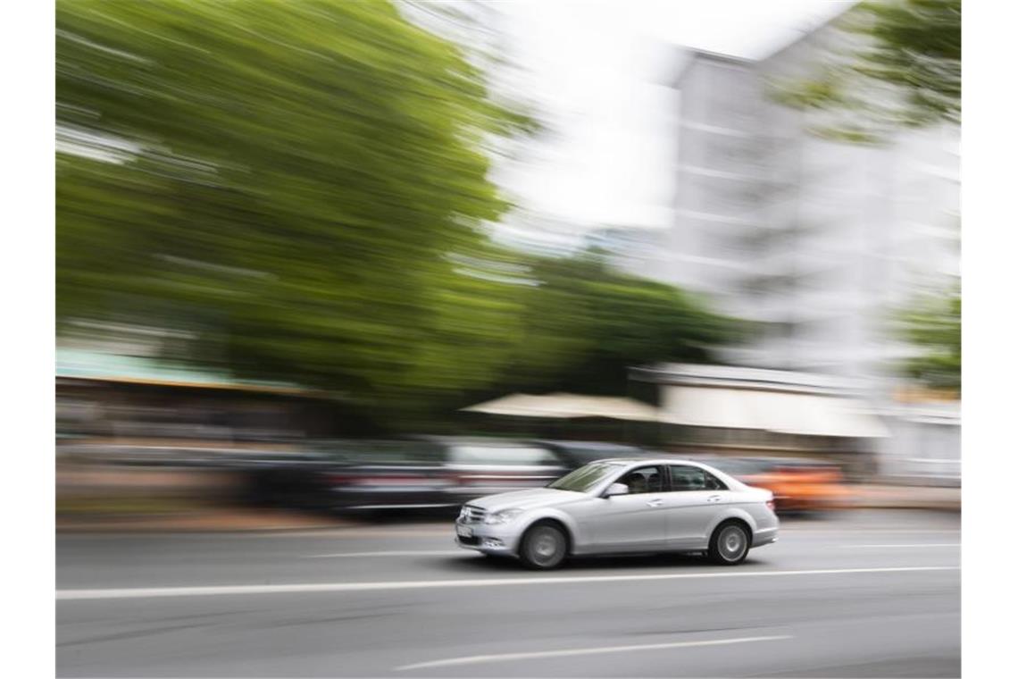 Streit vor Bundesratssitzung: Die verschärften Strafen für zu schnelles Fahren könnten abgemildert werden. Foto: Julian Stratenschulte/dpa
