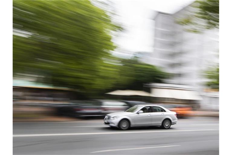 Streit vor Bundesratssitzung: Die verschärften Strafen für zu schnelles Fahren könnten abgemildert werden. Foto: Julian Stratenschulte/dpa