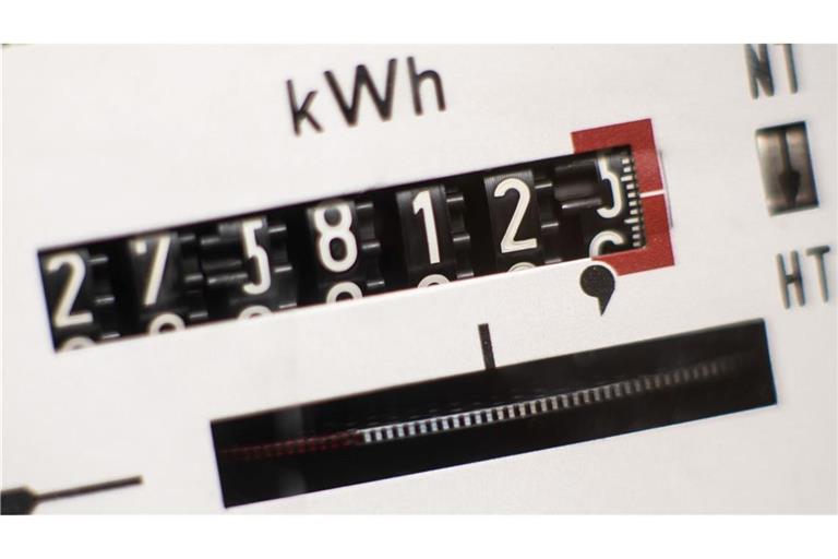 Strom kostete die Verbraucherinnen und Verbraucher im zweiten Halbjahr 2023 durchschnittlich 41,75 Cent je Kilowattstunde (Symbolbild).