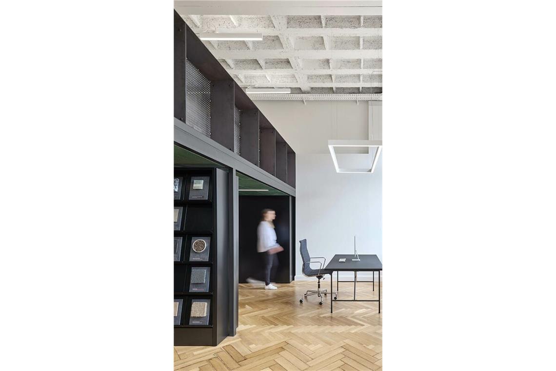 STUDIO-MRA aus Stuttgart erhielten einen Iconic Award für die sortenrein konstruierte Materialbibliothek für das Fachpublikum, für Interessierte und Studierende der Fakultät für Architektur, am KIT in Karlsruhe.