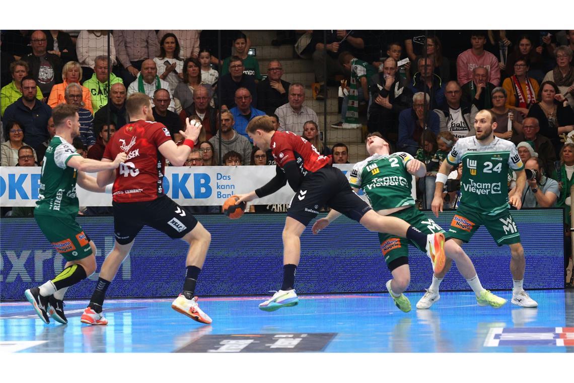 Stürmerfoul von Simon Pytlick – danach gab’s Ballbesitz für Frisch  Auf.