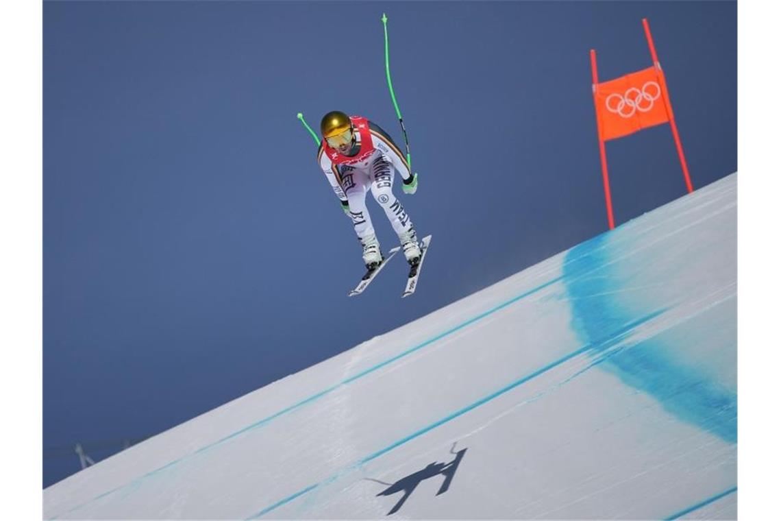 Schweizer Feuz holt Abfahrts-Gold - Schwaiger stürzt schwer Stürzte wenig später bei der Abfahrt: Dominik Schwaiger. Foto: Michael Kappeler/dpa