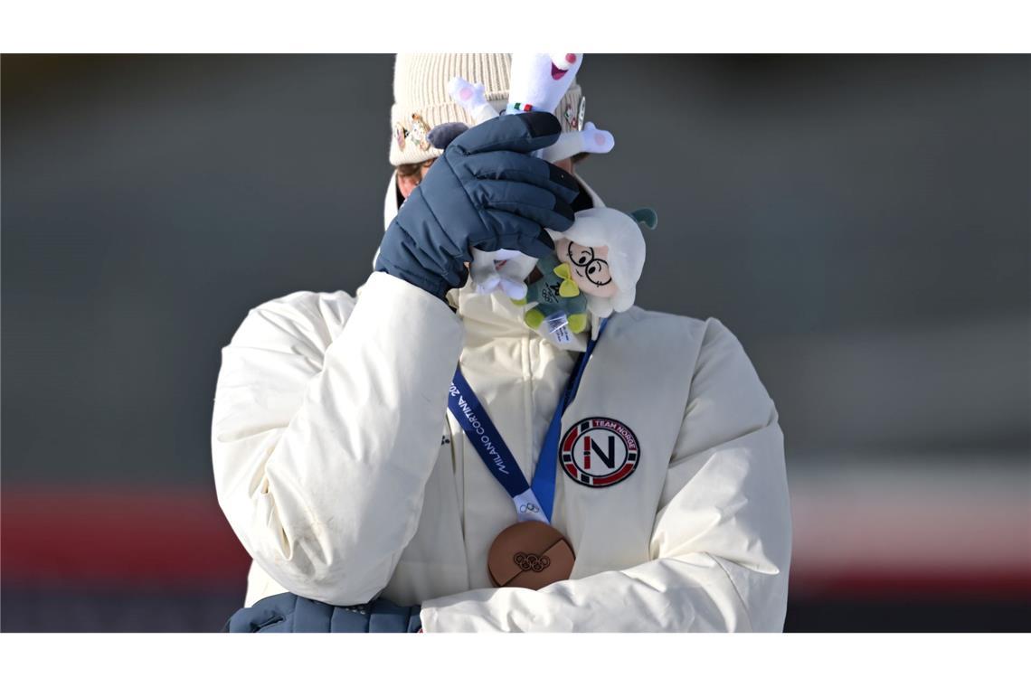 Sturla Holm Laegreid war auch bei der Siegerehrung kurzzeitig in Tränen aufgelöst.