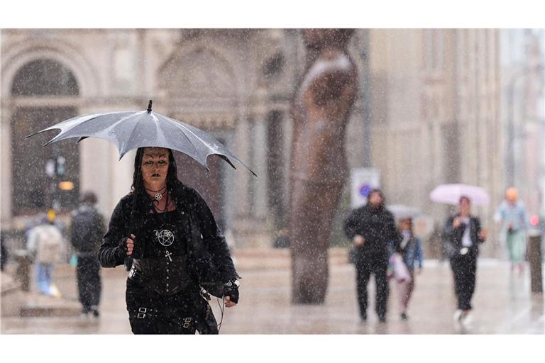 Sturm Floris sorgt für Unwetter in Großbritannien und Irland.