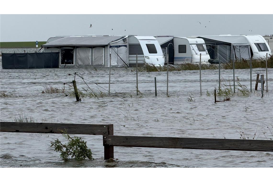 Sturmtief trifft Norderney – Wohnwagen überflutet
