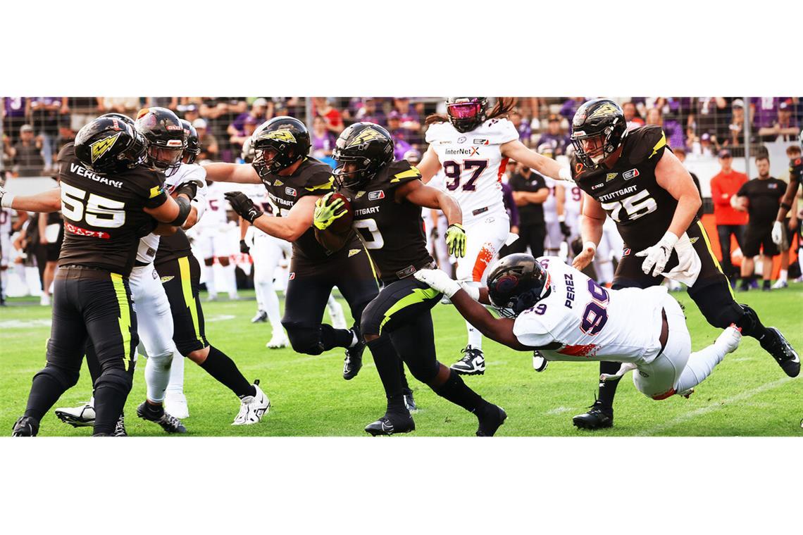Eine Rebellion ohne Stuttgart Surge Stuttgart Surge (hier gegen Frankfurt Galaxy in den weißen Trikots) sieht die European League of Football