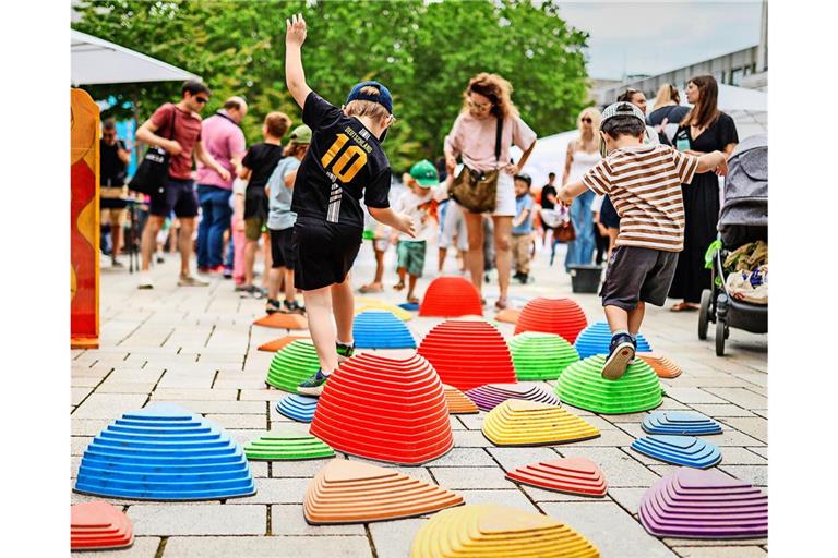 Stuttgart wurde im Ranking nach Kriterien wie Sicherheit und Freizeitgestaltung untersucht. Das Bild zeigt das Kinderfest der Stadt auf dem Marktplatz.
