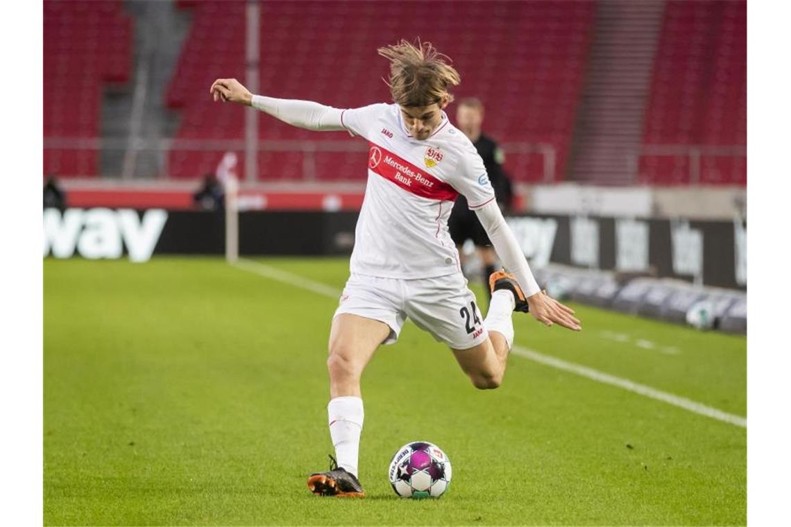 Kniebeschwerden: Sosa verzichtet auf EM-Vorrunde der U21 Stuttgarts Borna Sosa in Aktion. Foto: Tom Weller/dpa/Archivbild
