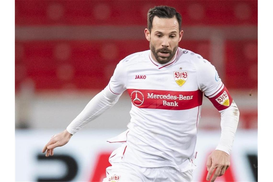 VfB Stuttgart in Köln mit Castro: Matarazzo vor Verlängerung Stuttgarts Gonzalo Castro in Aktion. Foto: Tom Weller/dpa/Archivbild