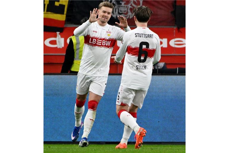 Stuttgarts Maximilian Mittelstädt (li.) will zur WM