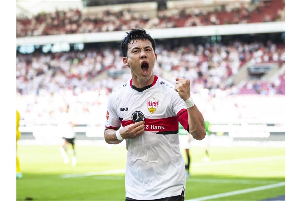 Stuttgarts neuer Kapitän Wataru Endo spielte gegen Fürth groß auf. Foto: Tom Weller/dpa