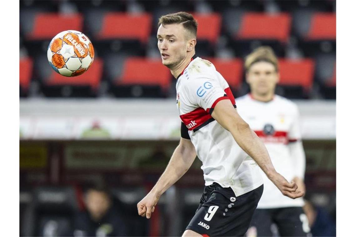Startelf-Einsatz von VfB-Stürmer Kalajdzic fraglich Stuttgarts Sasa Kalajdzic in Aktion. Foto: Tom Weller/dpa/Archivbild