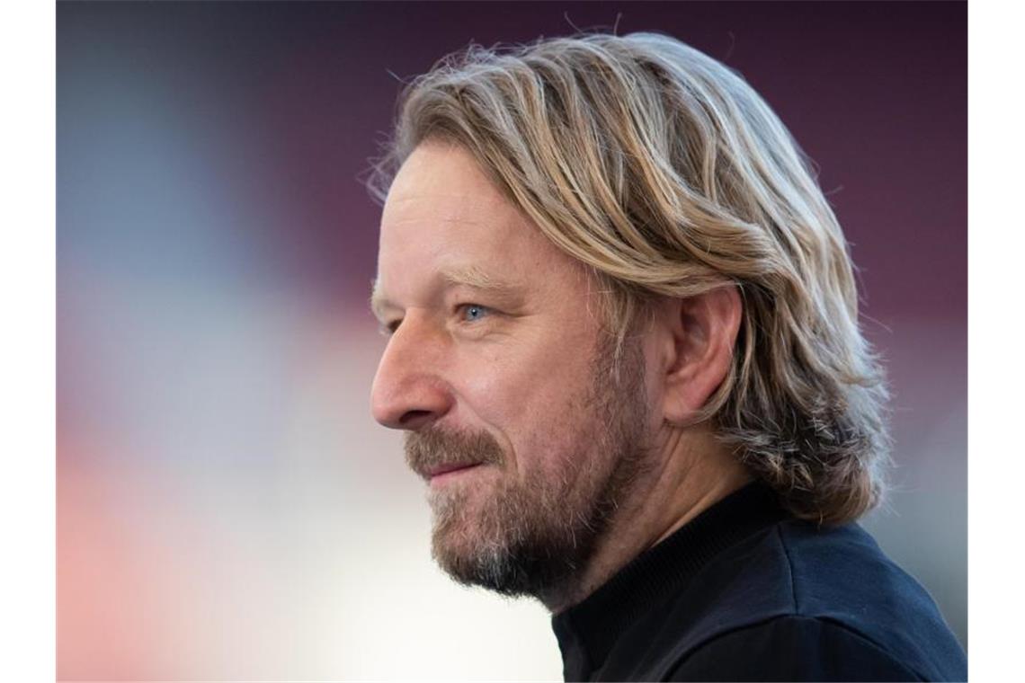 VfB-Sportchef kritisiert Schiedsrichter und Handspielregel Stuttgarts Sportdirektor Sven Mislintat. Foto: Tom Weller/dpa