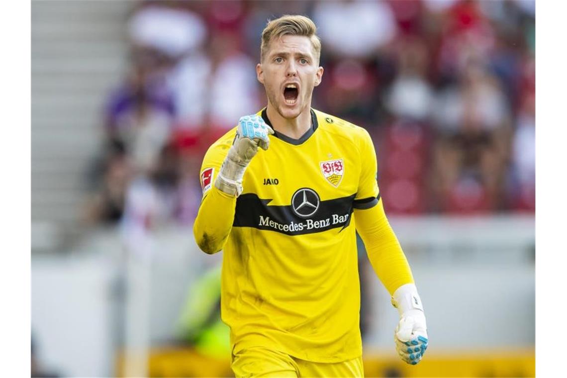 Nächster Corona-Fall beim VfB: Auch Müller fällt aus Stuttgarts Torwart Florian Müller reagiert im Spiel. Foto: Tom Weller/dpa/Archiv