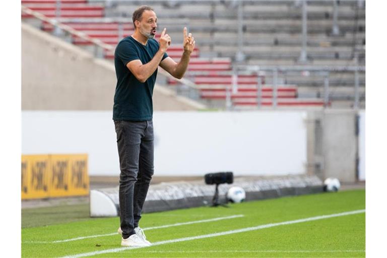 Stuttgarts Trainer Pellegrino Matarazzo. Foto: Tom Weller/dpa/Archivbild