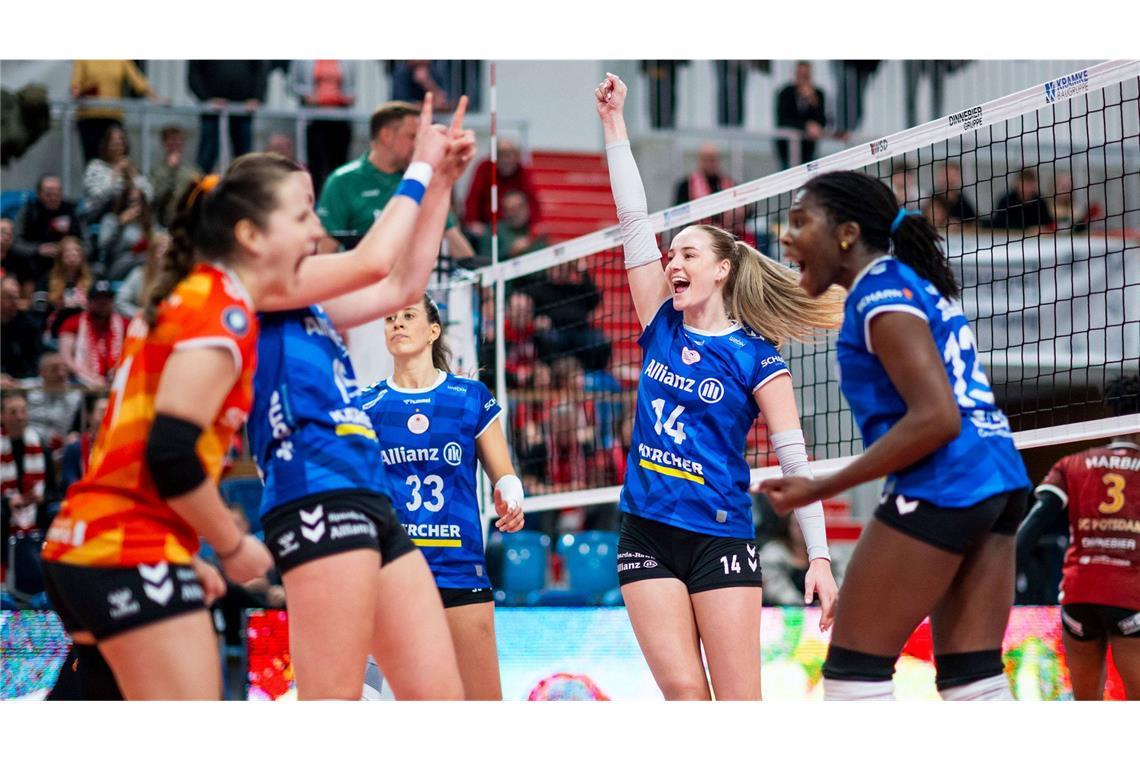 In der Champions League rehabilitiert Stuttgarts Volleyballerinnen haben in der Champions League erstmals Grund zum Jubeln.
