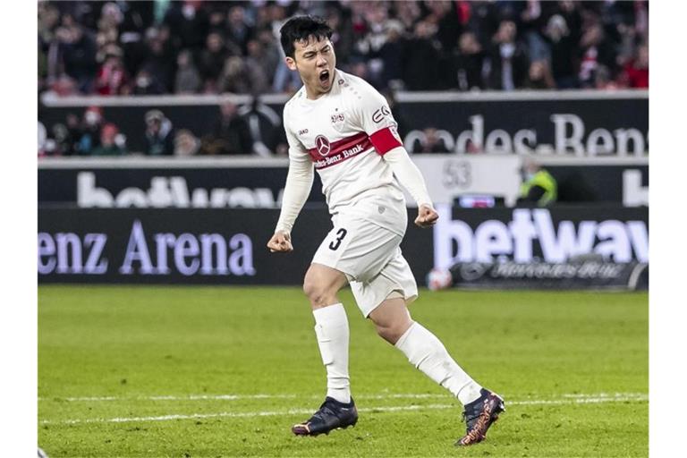 Stuttgarts Wataru Endo jubelt nach einem Tor. Foto: Tom Weller/dpa/Archiv