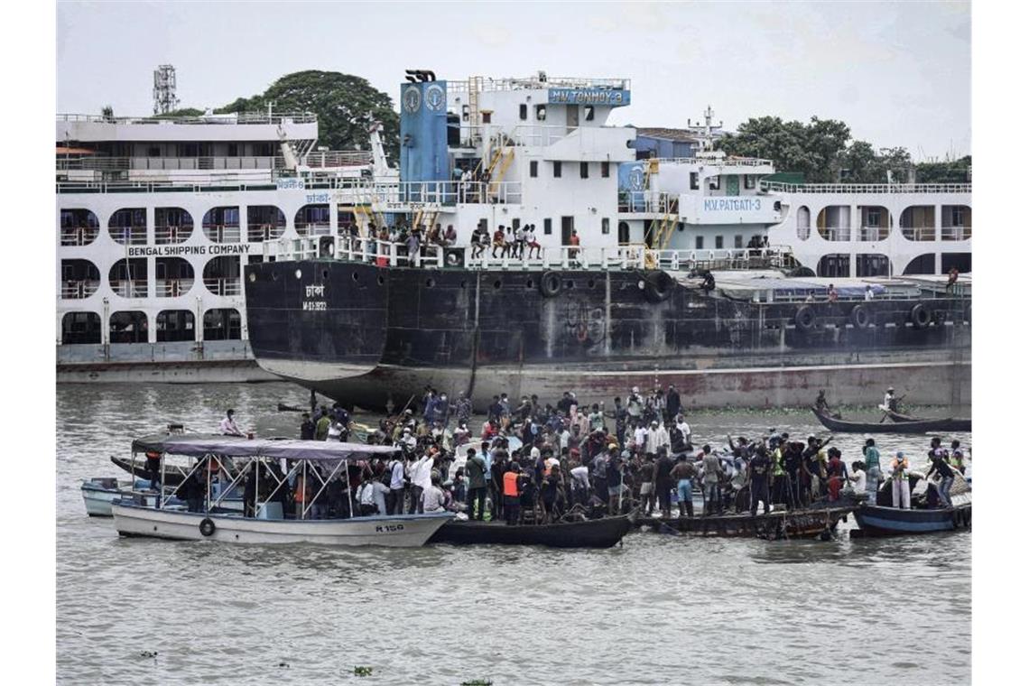 Viele Tote bei Schiffsunglück in Bangladesch