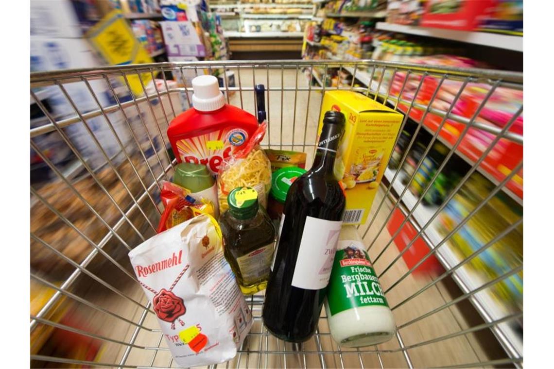 1,3 Prozent mehr: Inflation in der Eurozone legt spürbar zu Supermarkt in Straubing: Am deutlichsten stiegen die Preise für Lebensmittel, Alkohol und Tabak. Foto: Armin Weigel/dpa