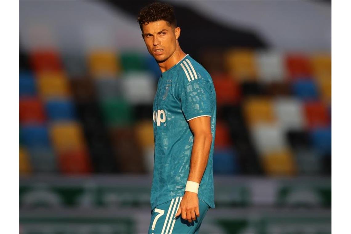 Juventus Turin verpasst vorzeitigen Titel-Gewinn in Udine Superstar Cristiano Ronaldo muss mit Juve auf den Gewinn der Meisterschaft noch warten. Foto: Jonathan Moscrop/CSM via ZUMA Wire/dpa