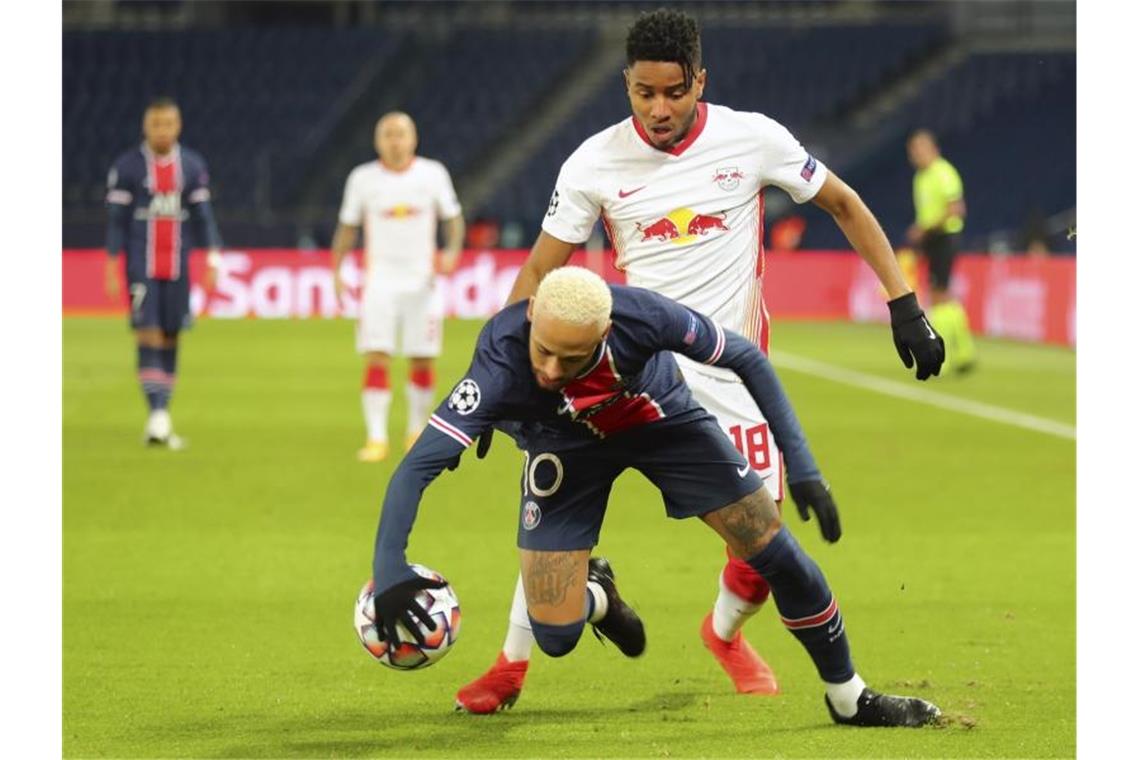 Superstar Neymar (vorne) brachte PSG gegen Leipzig auf die Siegerstraße. Foto: Thibault Camus/AP/dpa