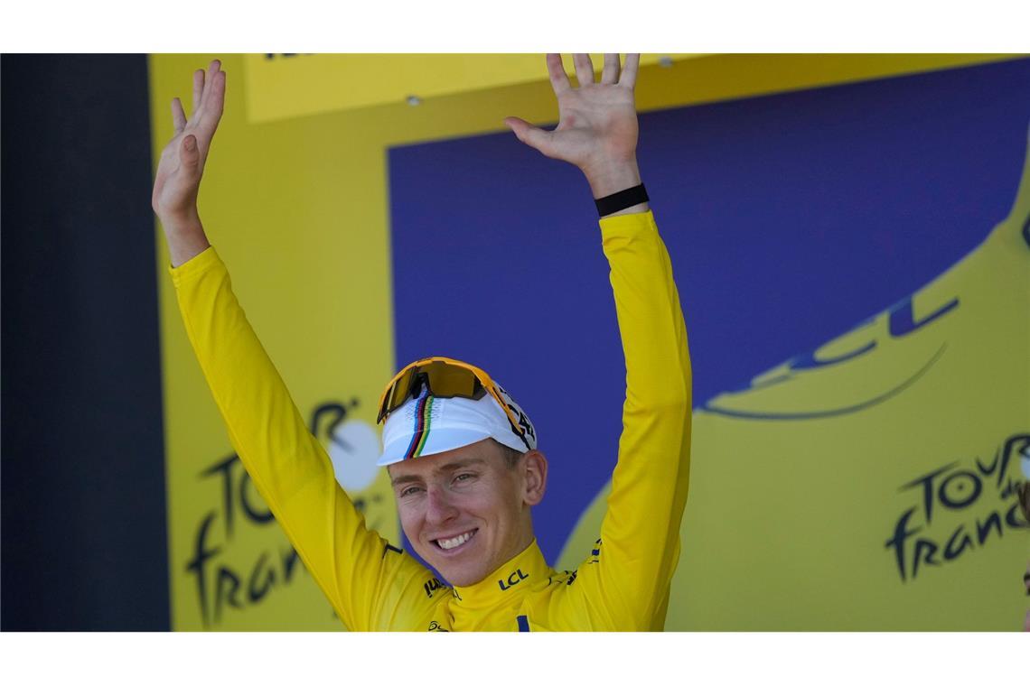 "Fast alles perfekt": Pogacar wieder in Gelb Superstar Tadej Pogacar trägt bei der 112. Tour de France wieder das Gelbe Trikot.