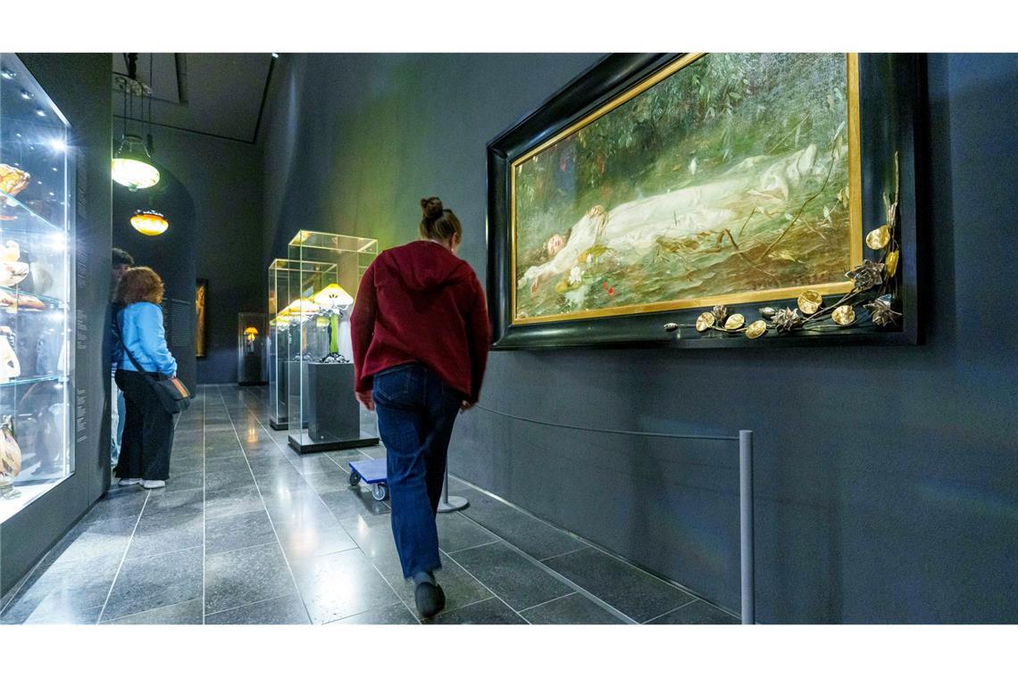 Ophelia-Gemälde in Wiesbaden begeistert Swifties Superstar Taylor Swift beschert einem Gemälde viel Aufmerksamkeit.