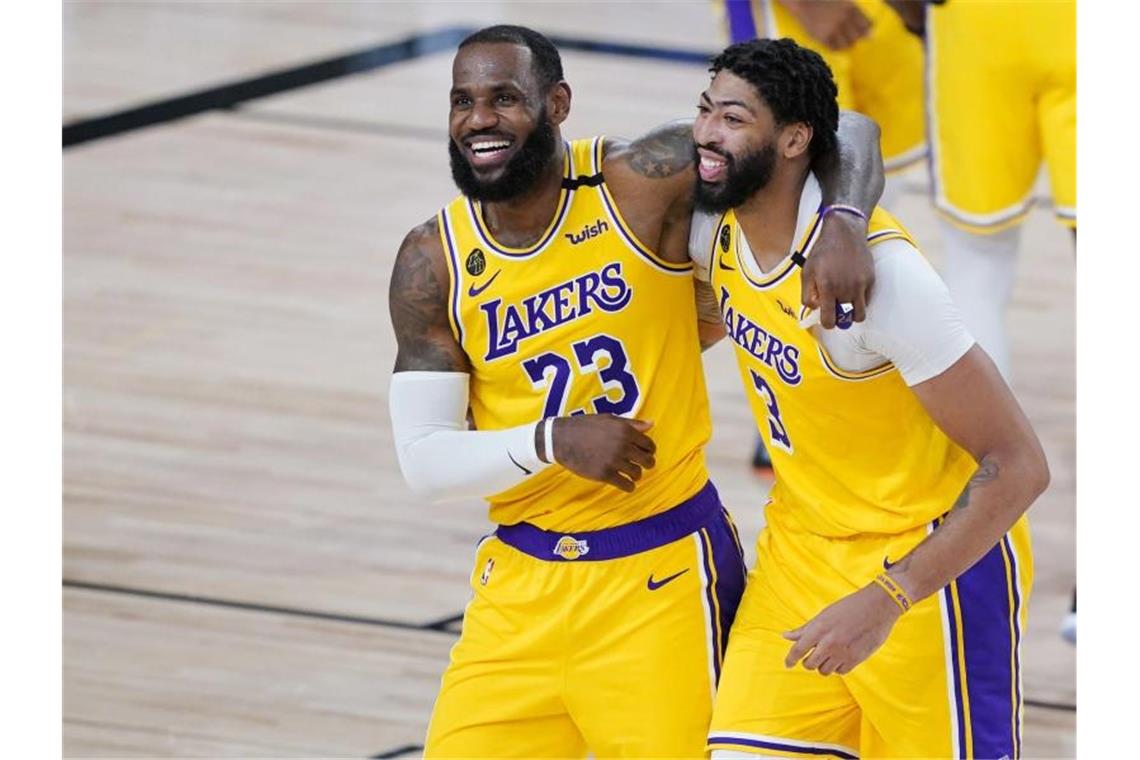 Superstars der NBA: LeBron James und Anthony Davis von den Los Angeles Lakers. Foto: Ashley Landis/Pool AP/dpa