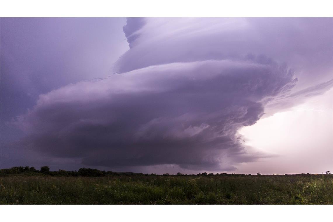 Klimawandel führt zu mehr Superzellen-Gewittern in Europa Superzellen-Gewitter führen regelmässig zu erheblichen Sachschäden, Ernteverlusten, Verkehrsproblemen und zu Verletzungen und Todesfällen.