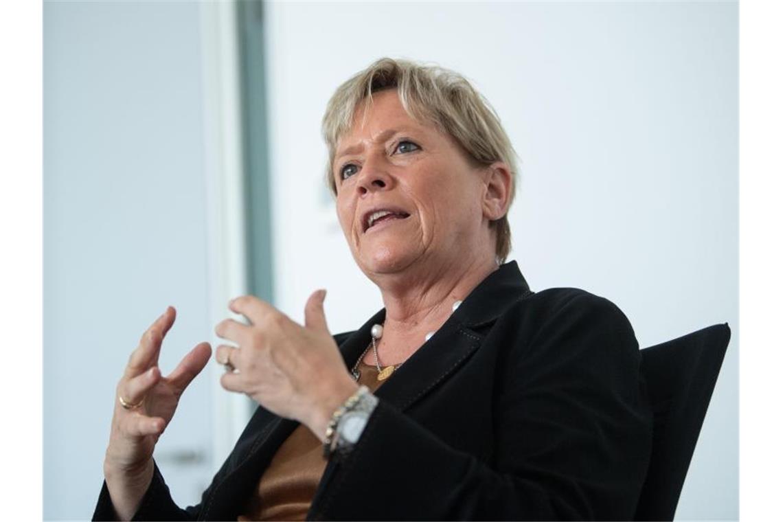 Susanne Eisenmann (CDU), Ministerin für Kultus Baden-Württemberg, gibt ein Interview. Foto: Marijan Murat/dpa/Archivbild