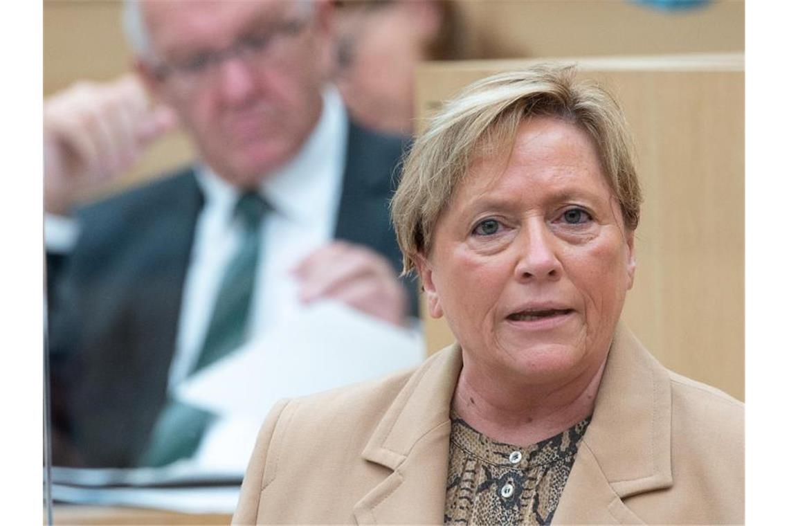 Susanne Eisenmann (CDU), Ministerin für Kultus, Jugend und Sport von Baden-Württemberg, spricht. Foto: Sebastian Gollnow/dpa