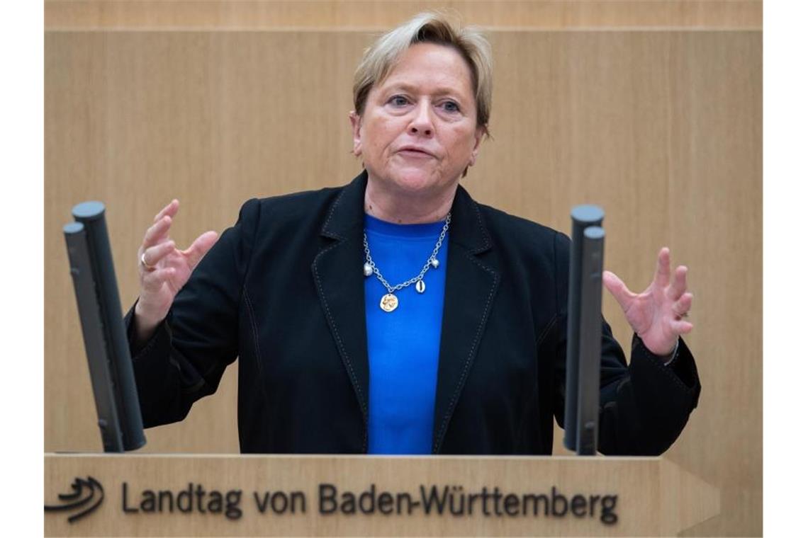 CDU-Spitzenkandidatin Eisenmann für allgemeine Dienstpflicht