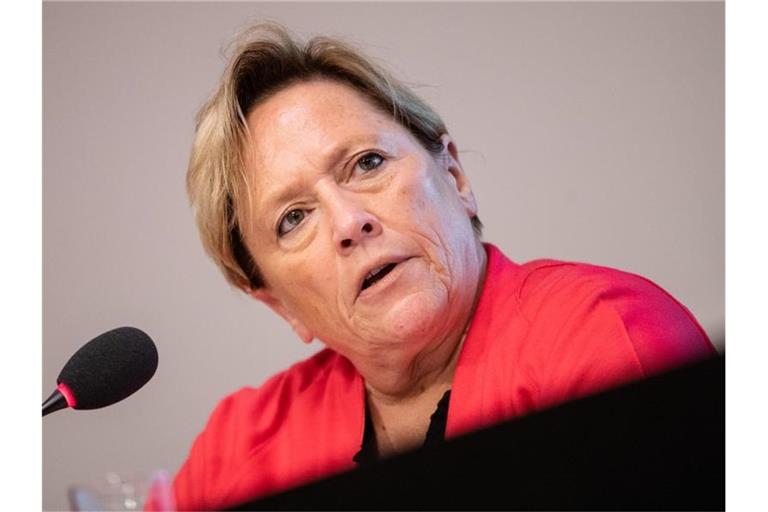 Susanne Eisenmann (CDU), Ministerin für Kultus, Jugend und Sport in Baden-Württemberg. Foto: Christoph Schmidt/dpa/Archivbild