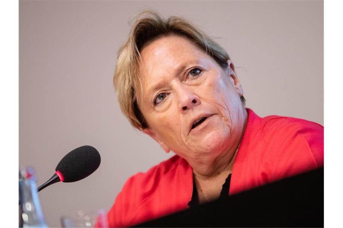 Gegen Corona-Lücken: Nachhilfe für Zehntausende Susanne Eisenmann (CDU), Ministerin für Kultus, Jugend und Sport in Baden-Württemberg. Foto: Christoph Schmidt/dpa/Archiv