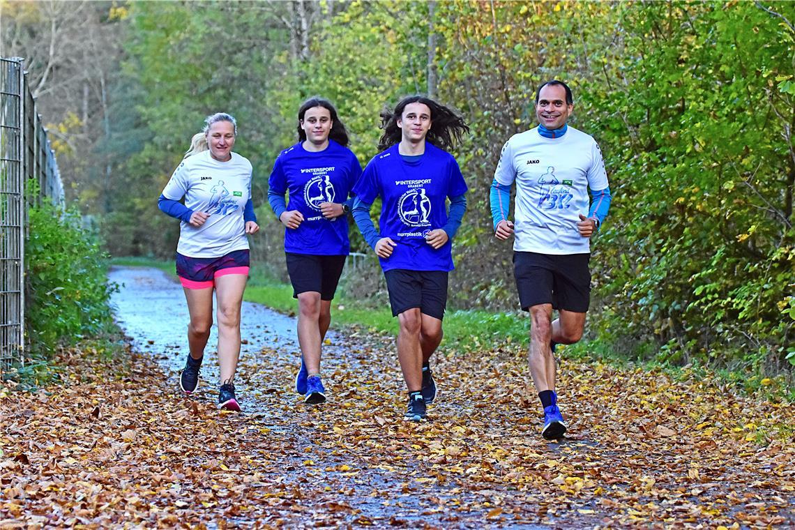 Als Familie gemeinsam am Start Susanne, Felix, Lukas und Johannes Zeidler (von links) motivieren sich gegenseitig zum Laufen. Foto: Tobias Sellmaier