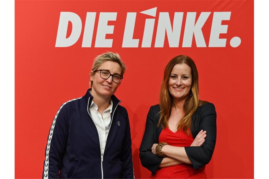 Susanne Hennig-Wellsow (l), Landesvorsitzende von Die Linke Thüringen, und Janine Wissler, stellvertretende Parteivorsitzende der Linken auf Bundesebene, wollen an die Spitze der Partei. Foto: Frank May/dpa