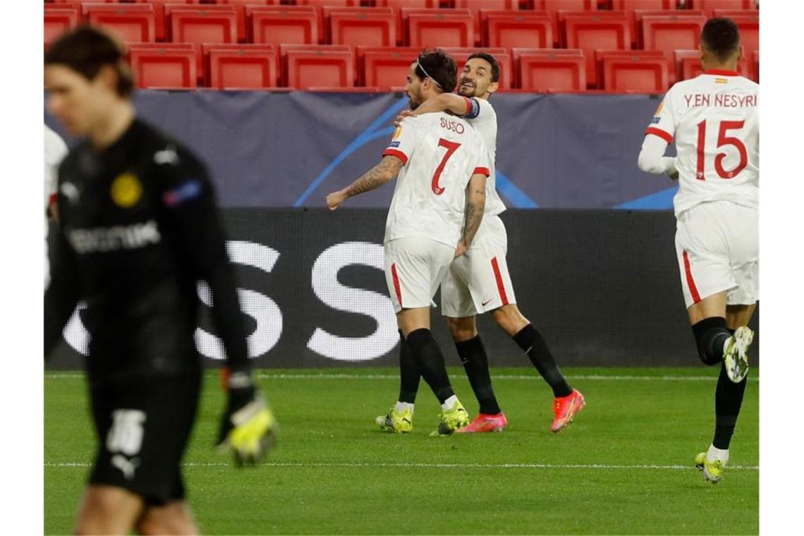 Suso (2.v.l.) brachte Sevilla in heimischer Arena früh in Führung. Foto: Angel Fernandez/AP/dpa