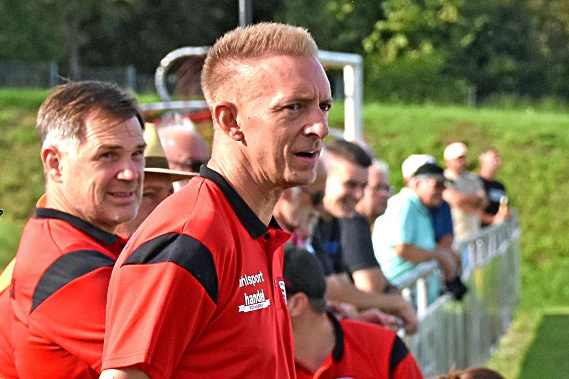 SVA-Trainer Johannes Stanke beobachtet einen verdienten Sieg seiner Mannschaft. Archivfoto: Tobias Sellmaier