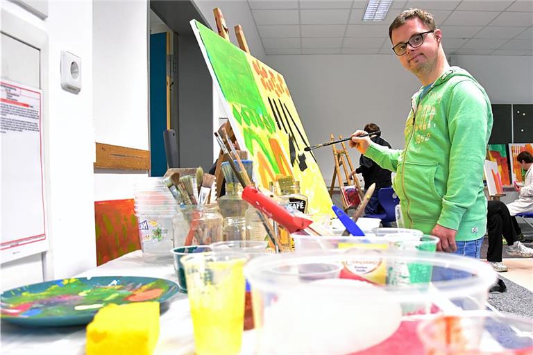 Sven Baumann experimentiert mit Formen.