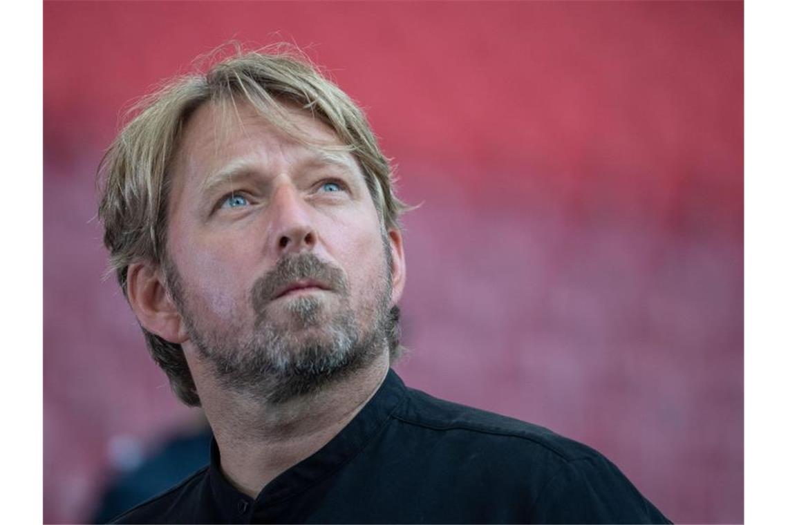 Mislintat: „Beschäftigen uns nicht mit Europa“ Sven Mislintat vor einem Spiel. Foto: Marijan Murat/dpa/Archivbild