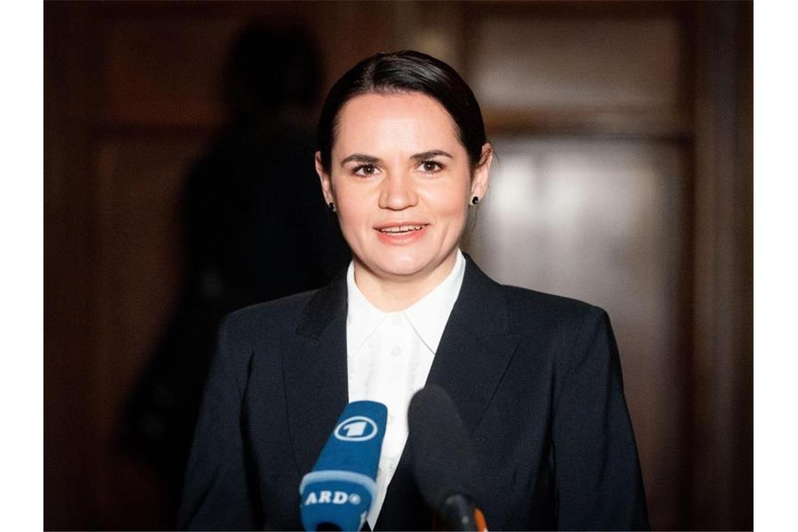 Russland schreibt Tichanowskaja zur Fahndung aus Swetlana Tichanowskaja, Oppositionsführerin aus Belarus, ist in Russland zur Fahndung ausgeschrieben. Foto: Kay Nietfeld/dpa