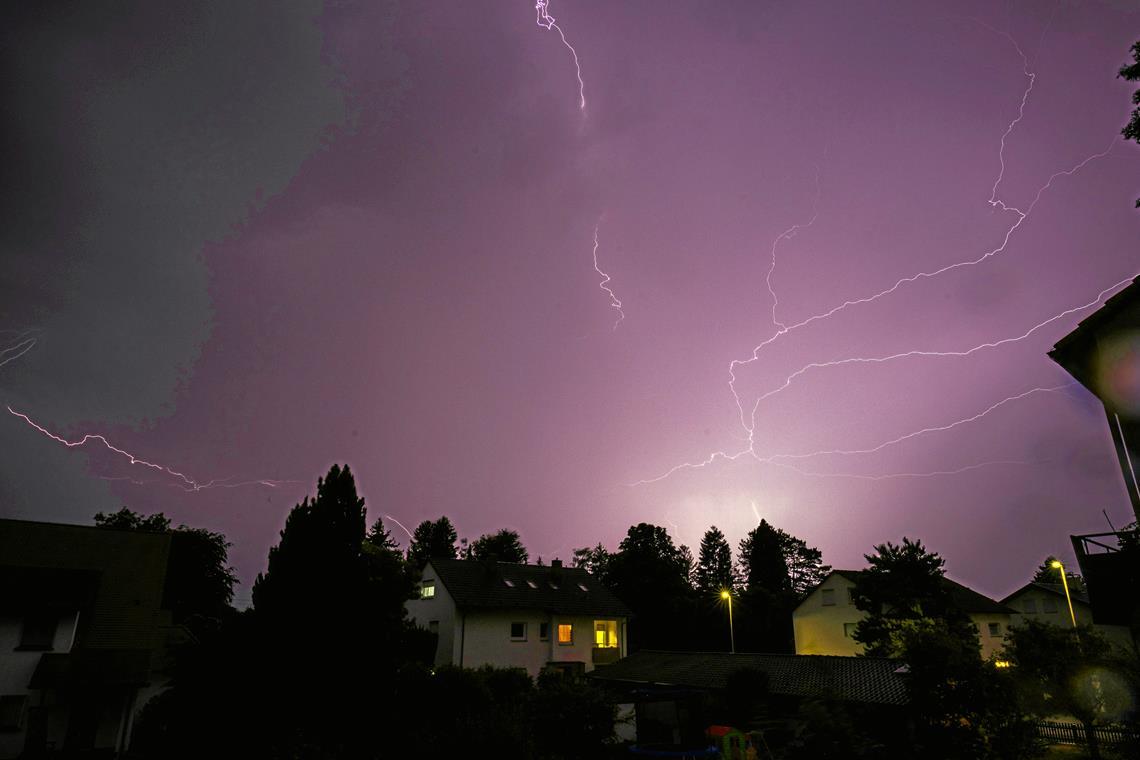 Warnung vor starkem Gewitter im Rems-Murr-Kreis Symbolbild: Alexander Becher