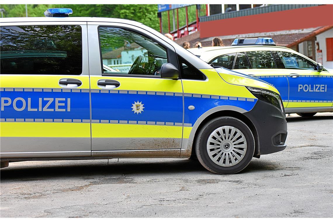Fußgänger bei Autokorso in Backnang gefährdet Symbolbild: Tobias Sellmaier